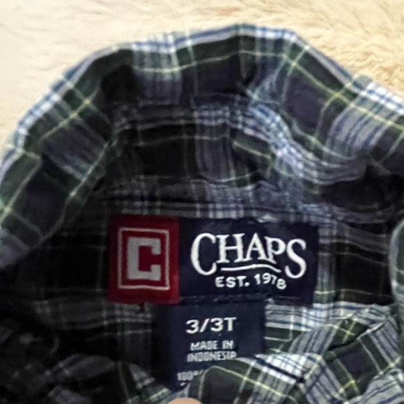 Chaps poplin button down size 3T - Picture 4 of 4